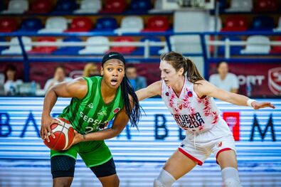 Taya Robinson 20 pontot szerzett a Crvena Zvezda ellen. Fotó: FIBA