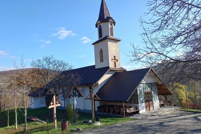 A lábnyiki katolikus templom. A szerző felvételei