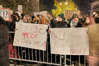 A szélsőségesek ellen az ország több nagyvárosában tüntettek, így Kolozsváron is utcára vonultak. Fotó: Facebook / Kolozsvári Rádió