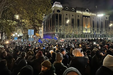 Tüntetés Tbilisziben. Fotó: David Chkheidze