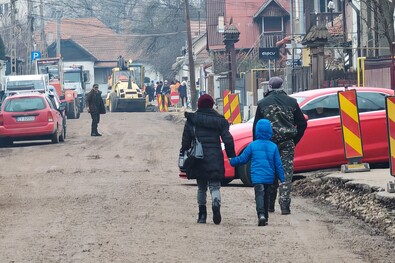 A Béke utca felől kezdték az alapozást. A szerző felvétele