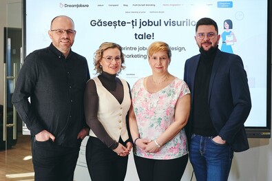 Grüman Róbert, Grüman Éva, Arros Orsolya és Oltean Csongor – a sepsiszentgyörgyi csapat. Fotó: StartUp HUB